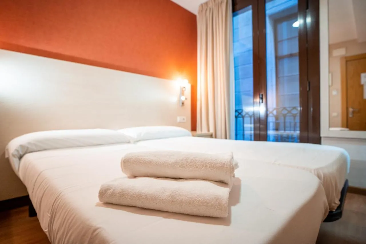** Πανσιόν Hostal Fina Βαρκελώνη Ισπανία