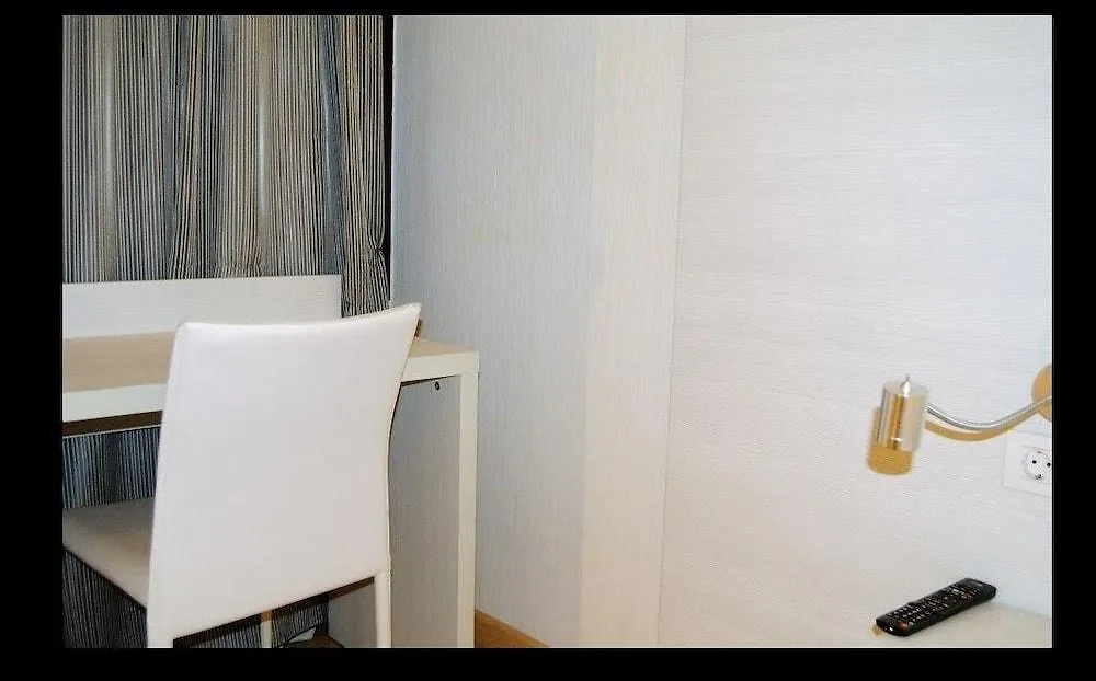 ** Πανσιόν Hostal Fina Βαρκελώνη Ισπανία