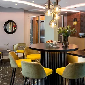 Ξενοδοχείο Leonardo Boutique Center ****