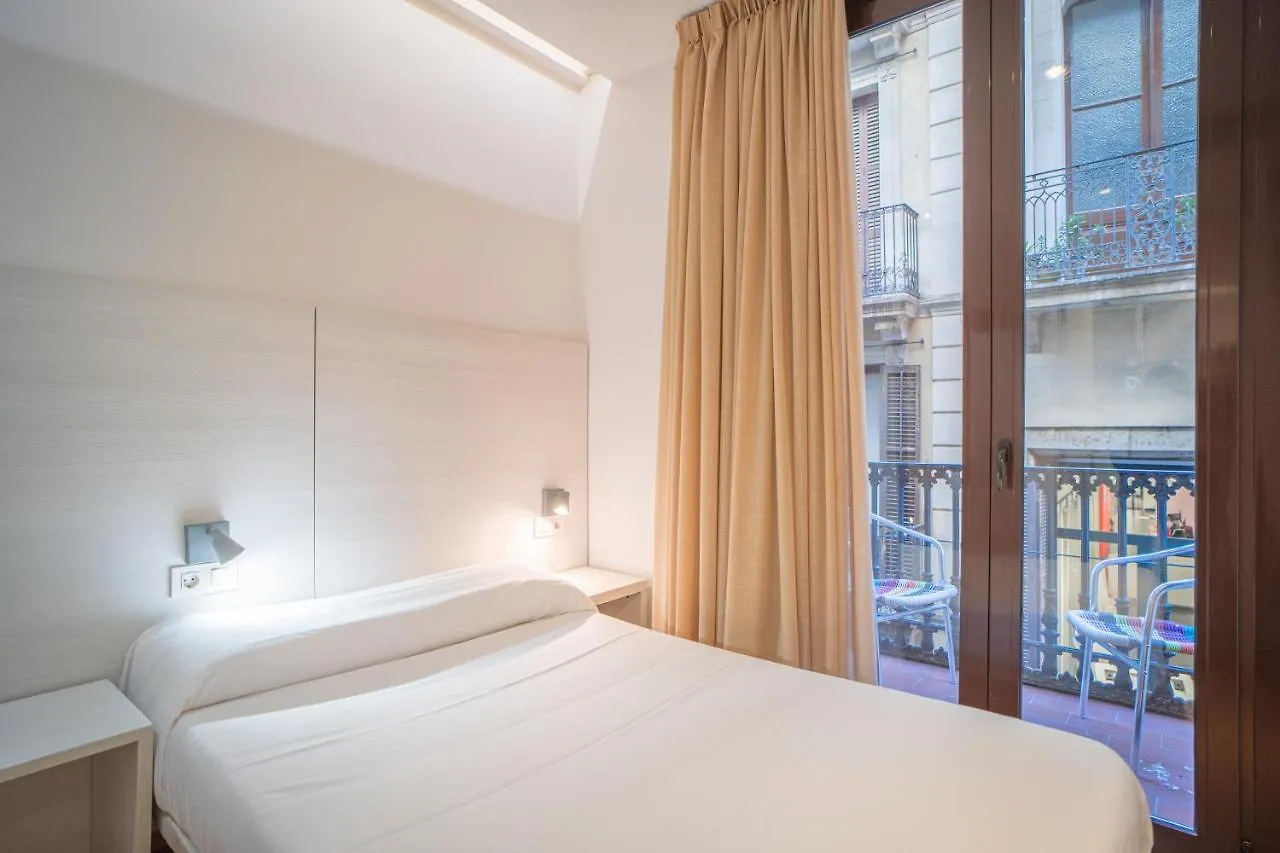 ** בית הארחה ברצלונה Hostal Fina ספרד