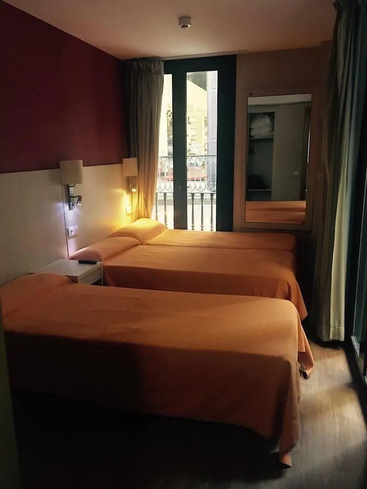 ברצלונה Hostal Fina 2*,  ספרד